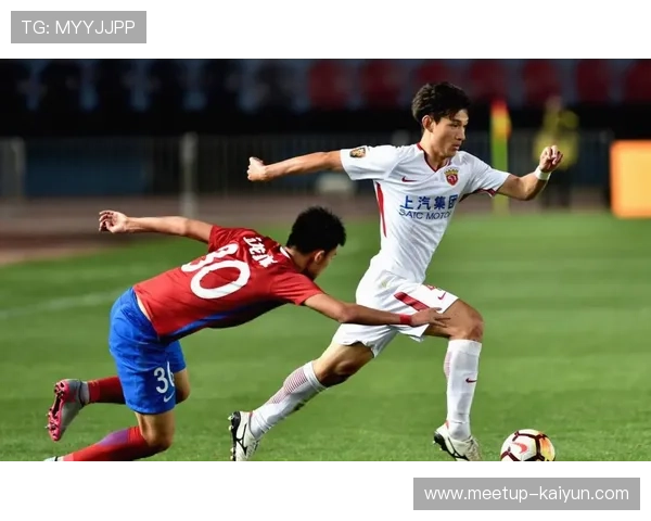 关键战爆发焦点对决球队逆袭晋级球迷热议赛季走势新格局变化趋势 关键战爆发焦点对决球队逆袭晋级球迷热议赛季走势新格局变化趋势