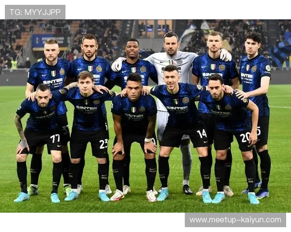 意甲联赛最新动态:尤文图斯逆转胜利,AC米兰与国际米兰争夺冠军形势愈加激烈 意甲联赛最新动态:尤文图斯逆转胜利,AC米兰与国际米兰争夺冠军形势愈加激烈